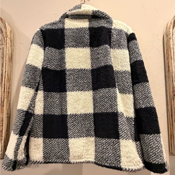 Black & white Buffalo Plaid Fleece Sherpa Jacket - Picture 5 of 11